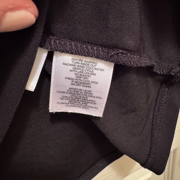Anne Klein- Sleeveless Black Top - Size XL - Picture 4 of 5